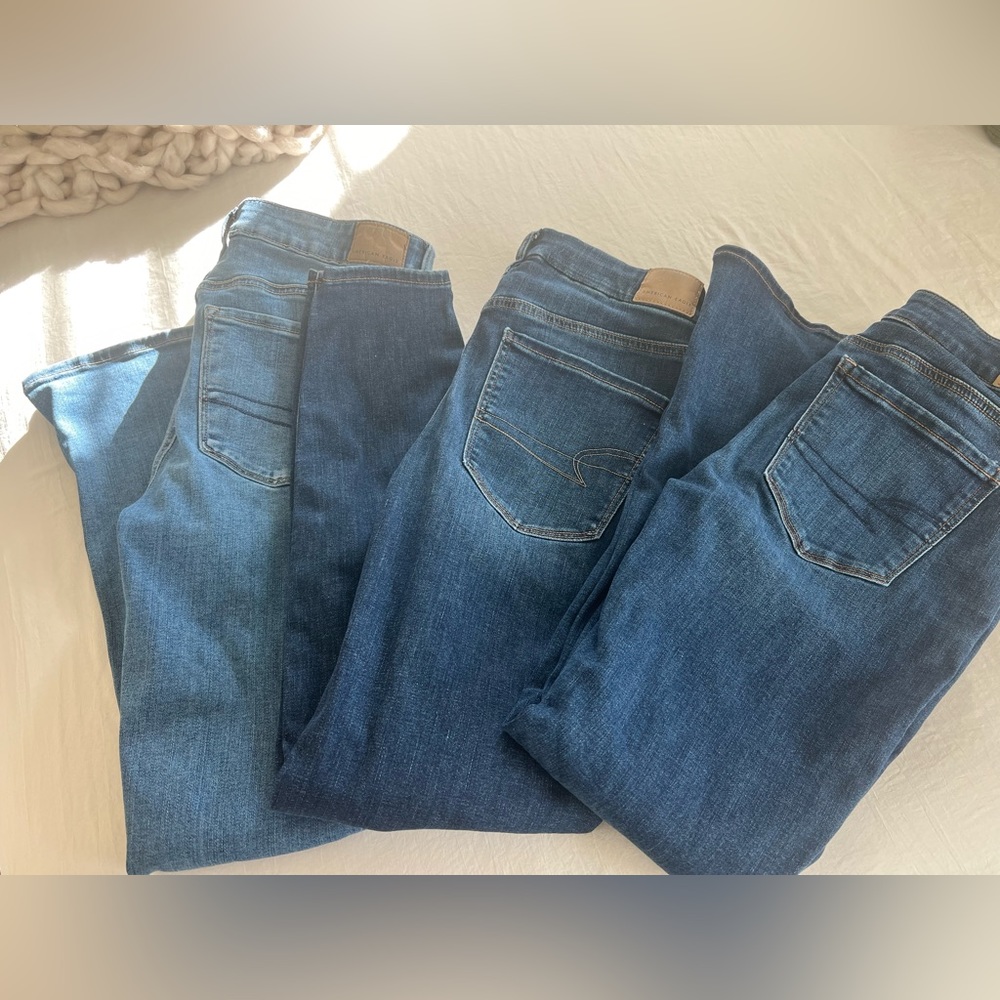 American Eagle Jean Bundle 2 High Rise Skinny Kick & 1 Curvy High Rise Jegging.